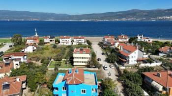 BURSA GEMLİK HİSAR TAPULU, PLAJA SADECE 80 METRE, 2 KAT VİLLA İMARLI SATILIK 505 M2 ARSA