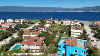 BURSA GEMLİK HİSAR TAPULU, PLAJA SADECE 80 METRE, 2 KAT VİLLA İMARLI SATILIK 505 M2 ARSA