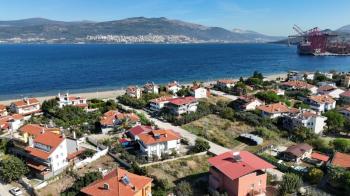 BURSA GEMLİK HİSAR TAPULU, PLAJA SADECE 80 METRE, 2 KAT VİLLA İMARLI SATILIK 505 M2 ARSA
