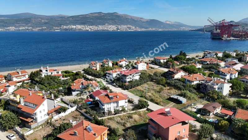 BURSA GEMLİK HİSAR TAPULU, PLAJA SADECE 80 METRE, 2 KAT VİLLA İMARLI SATILIK 505 M2 ARSA