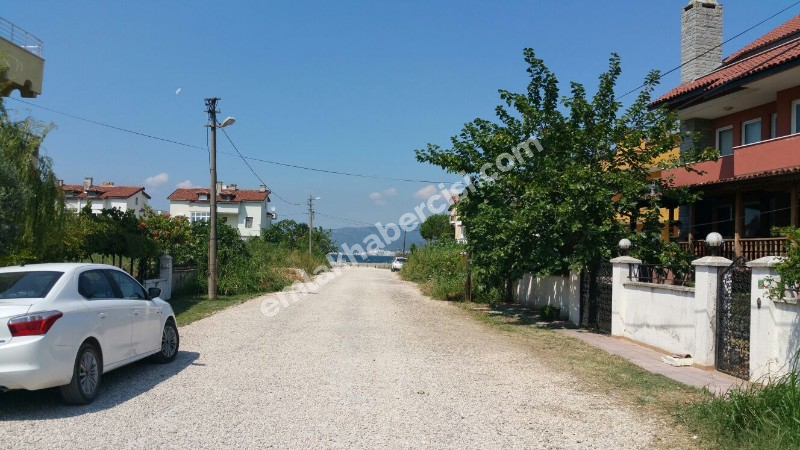 BURSA GEMLİK HİSAR TAPULU, PLAJA SADECE 80 METRE, 2 KAT VİLLA İMARLI SATILIK 505 M2 ARSA