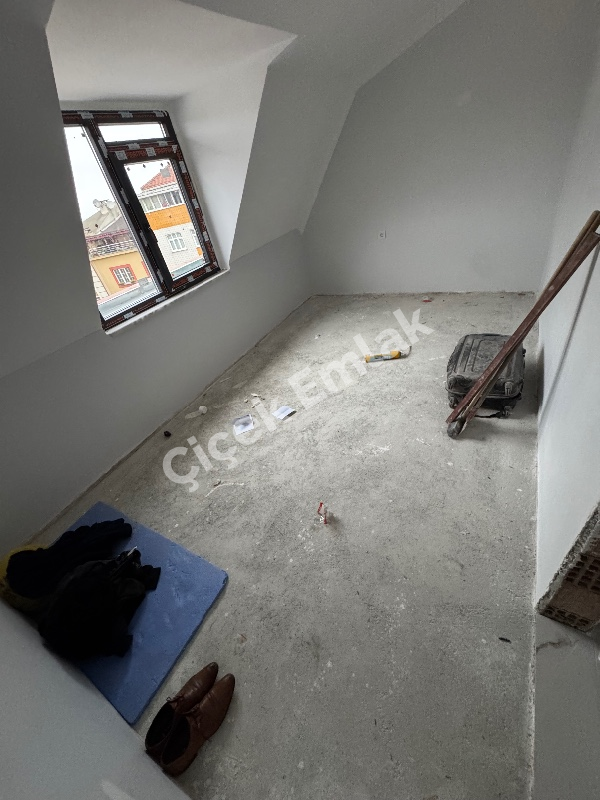 Akşemsettin Metro'ya 5 Dk 3+1 Teraslı Sıfır Satılık Daire