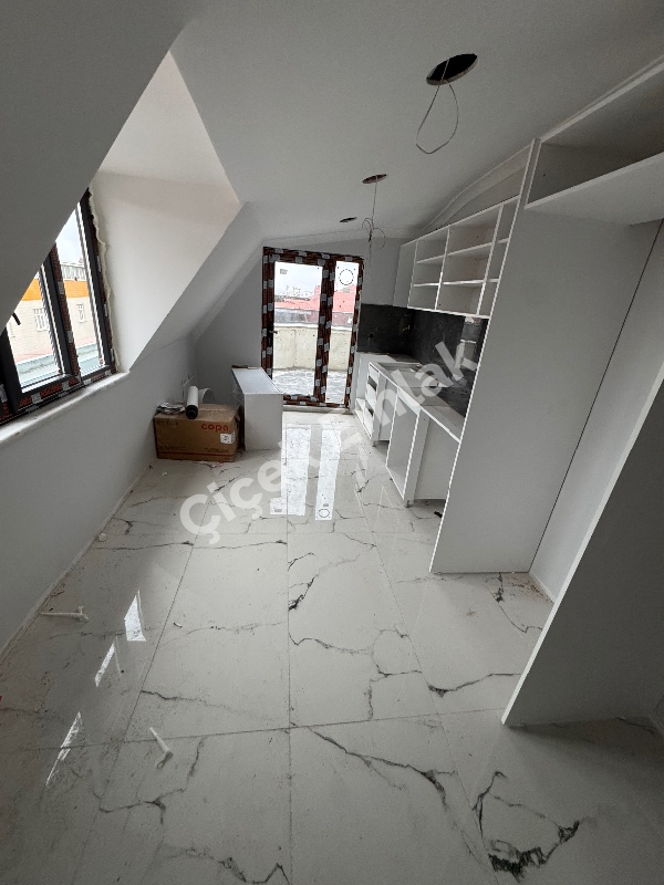 Akşemsettin Metro'ya 5 Dk 3+1 Teraslı Sıfır Satılık Daire