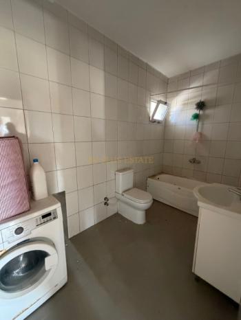 Lefkoşa Minareliköy'de Erülkü Karşısı Havuzlu Sitede Büyük Bahçeli Satılık 3+1 Villa