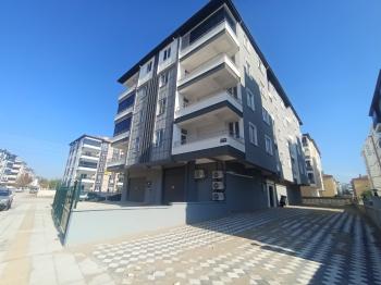 Güvenay - Çorum Ulukavak Mahallesi Fen Edebiyat fakültesi Yanı Sıfır 3+1 Kiralık Daire 