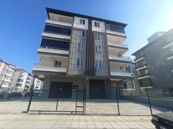 Güvenay - Çorum Ulukavak Mahallesi Fen Edebiyat fakültesi Yanı Sıfır 3+1 Kiralık Daire 