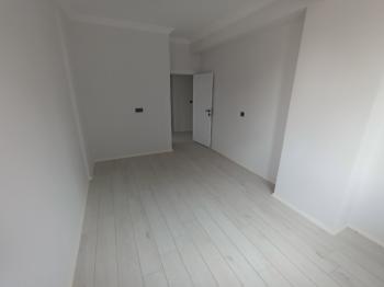 Güvenay - Çorum Ulukavak Mahallesi Fen Edebiyat fakültesi Yanı Sıfır 3+1 Kiralık Daire 