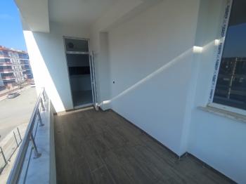 Güvenay - Çorum Ulukavak Mahallesi Fen Edebiyat fakültesi Yanı Sıfır 3+1 Kiralık Daire 