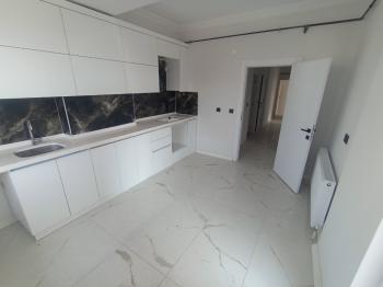 Güvenay - Çorum Ulukavak Mahallesi Fen Edebiyat fakültesi Yanı Sıfır 3+1 Kiralık Daire 