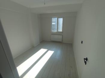 Güvenay - Çorum Ulukavak Mahallesi Fen Edebiyat fakültesi Yanı Sıfır 3+1 Kiralık Daire 