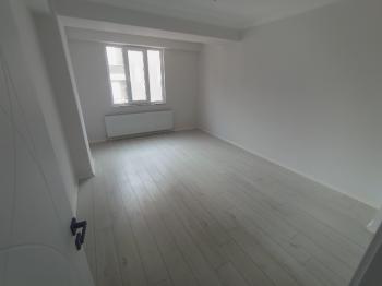 Güvenay - Çorum Ulukavak Mahallesi Fen Edebiyat fakültesi Yanı Sıfır 3+1 Kiralık Daire 