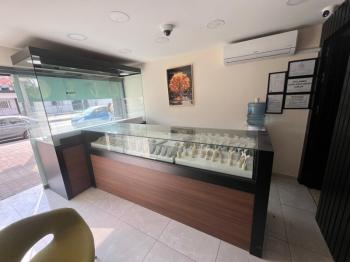 YENİŞEHİR'DE DEVREN KİRALIK İŞ YERİ