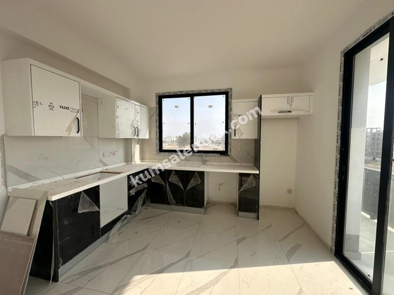 MAĞUSA MERKEZDE YENİ SIFIR SATILIK DAİRE