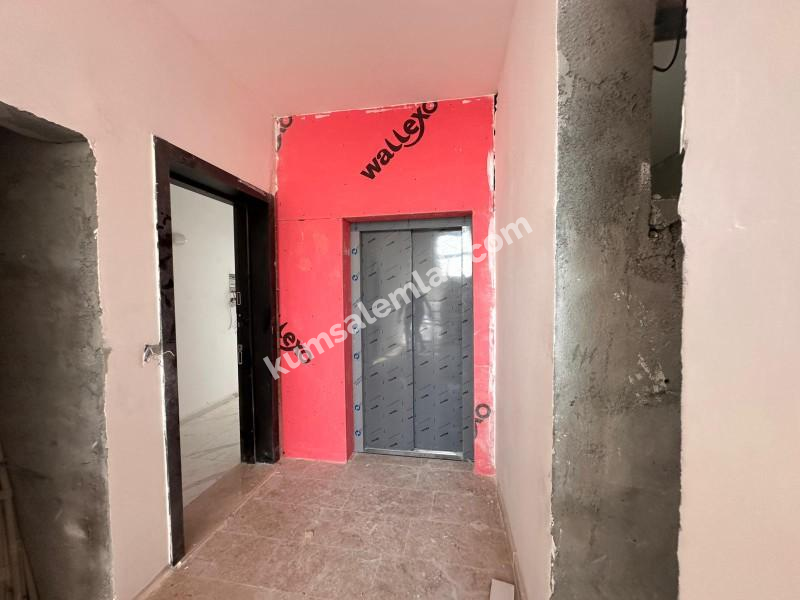 MAĞUSA MERKEZDE YENİ SIFIR SATILIK DAİRE