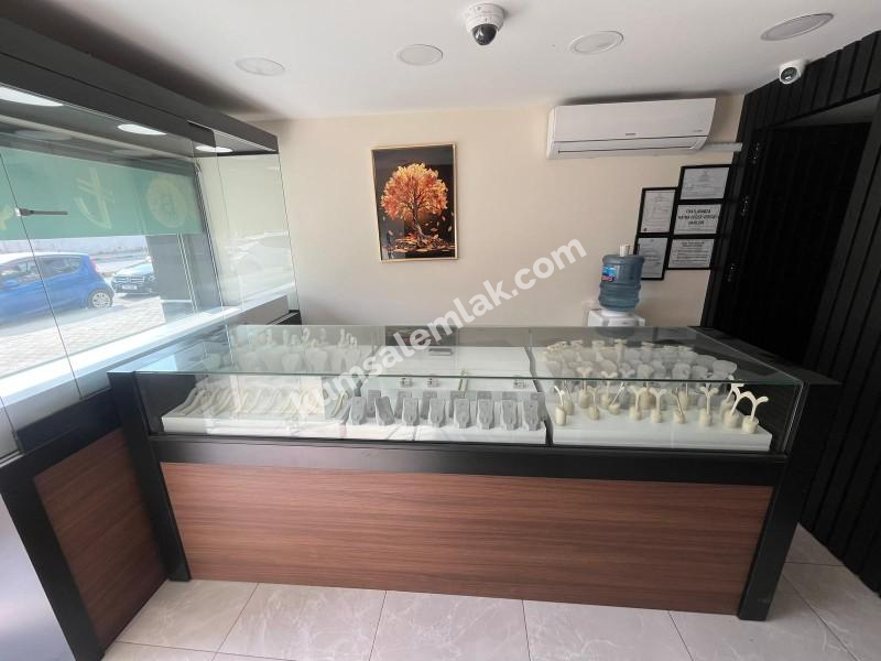 YENİŞEHİR'DE DEVREN KİRALIK İŞ YERİ