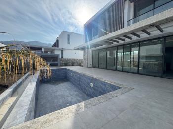 Kıbrıs Girne Ozanköy de Deniz Manzaralı  Luks 4+1 Villalar