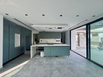 Kıbrıs Girne Ozanköy de Deniz Manzaralı  Luks 4+1 Villalar