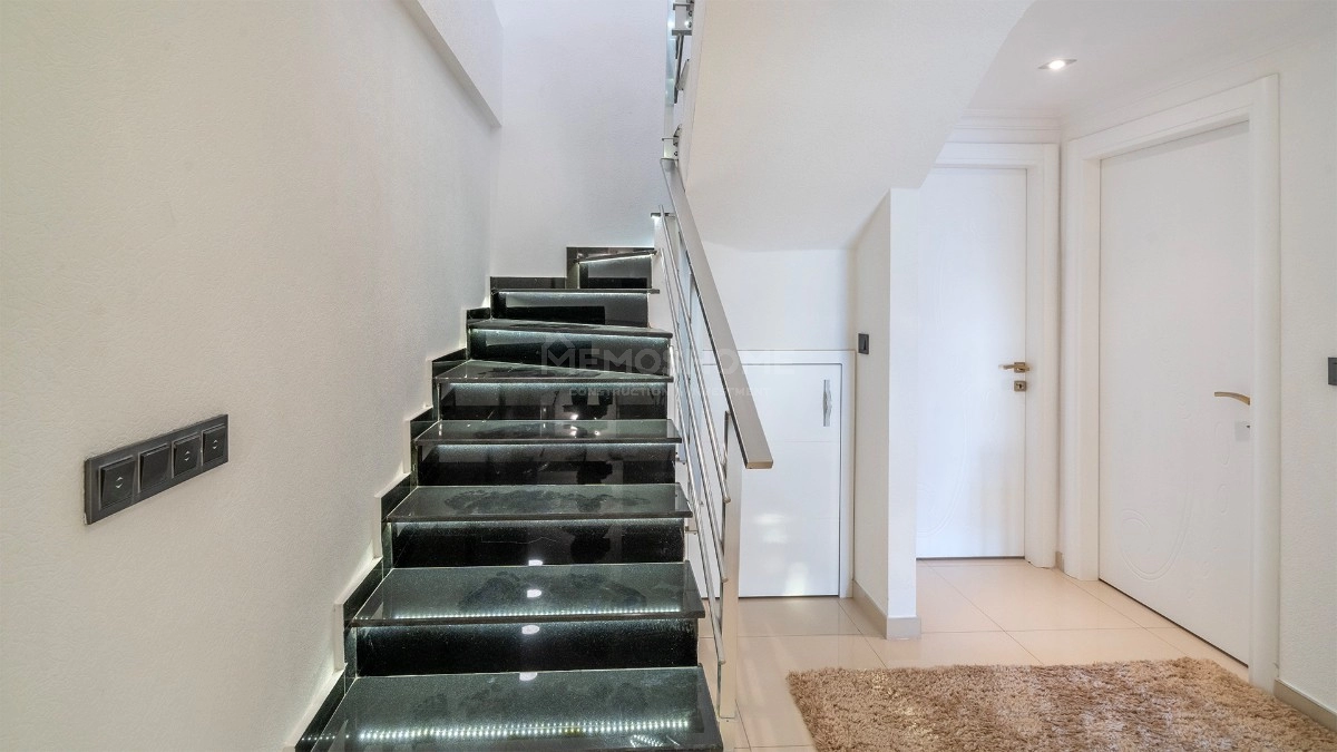 Mahmutlar’da Deniz Manzaralı Dubleks