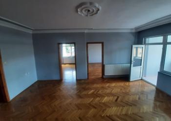 3+1 geniş M2 yeşillikler icinde balkonlu daire