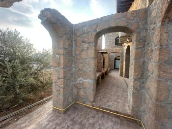 GÖNYELİ AŞIKLAR TEPESİNDE TEK MÜSTAKİL TAŞ EV