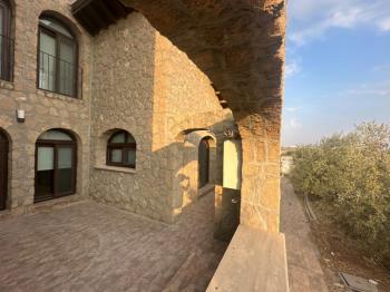 GÖNYELİ AŞIKLAR TEPESİNDE TEK MÜSTAKİL TAŞ EV