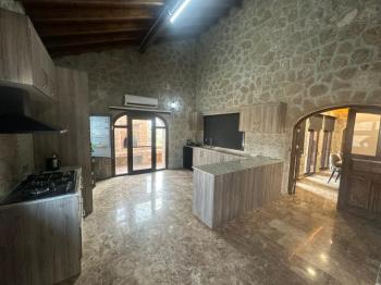 GÖNYELİ AŞIKLAR TEPESİNDE TEK MÜSTAKİL TAŞ EV