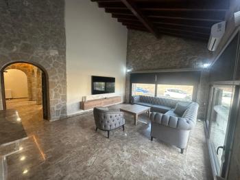 GÖNYELİ AŞIKLAR TEPESİNDE TEK MÜSTAKİL 4+1 TAŞ EV