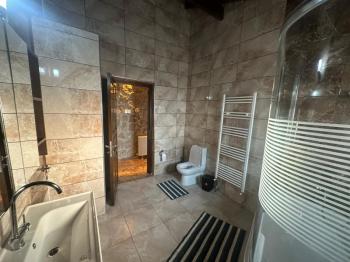 GÖNYELİ AŞIKLAR TEPESİNDE TEK MÜSTAKİL 4+1 TAŞ EV