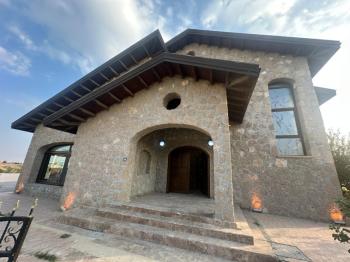 GÖNYELİ AŞIKLAR TEPESİNDE TEK MÜSTAKİL 4+1 TAŞ EV