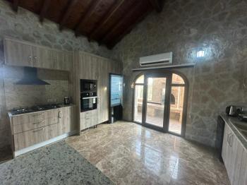 GÖNYELİ AŞIKLAR TEPESİNDE TEK MÜSTAKİL 4+1 TAŞ EV