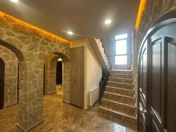 GÖNYELİ AŞIKLAR TEPESİNDE TEK MÜSTAKİL 4+1 TAŞ EV