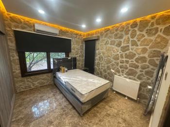 GÖNYELİ AŞIKLAR TEPESİNDE TEK MÜSTAKİL 4+1 TAŞ EV