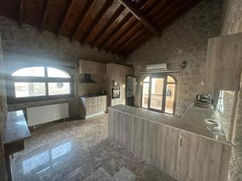 GÖNYELİ AŞIKLAR TEPESİNDE TEK MÜSTAKİL 4+1 TAŞ EV