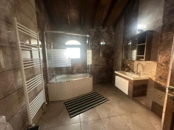 GÖNYELİ AŞIKLAR TEPESİNDE TEK MÜSTAKİL 4+1 TAŞ EV