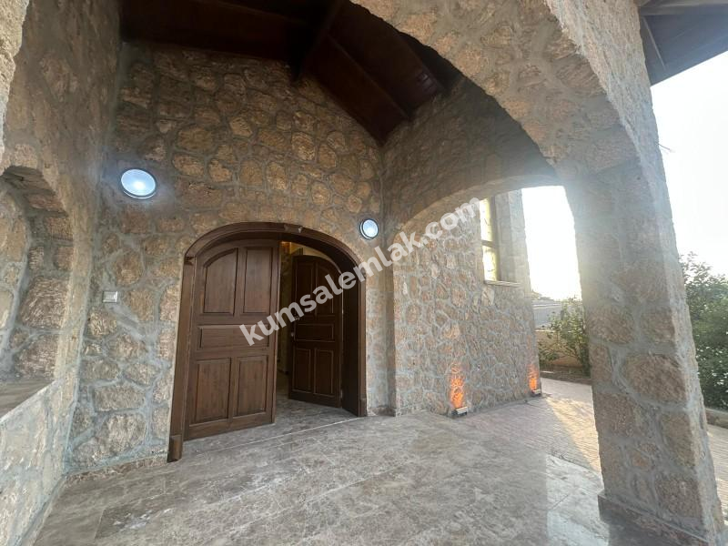 GÖNYELİ AŞIKLAR TEPESİNDE TEK MÜSTAKİL TAŞ EV