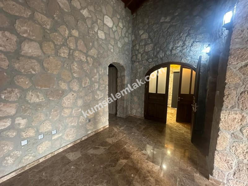 GÖNYELİ AŞIKLAR TEPESİNDE TEK MÜSTAKİL TAŞ EV