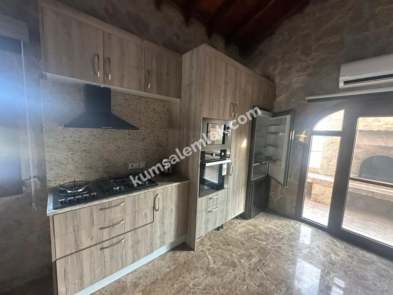 GÖNYELİ AŞIKLAR TEPESİNDE TEK MÜSTAKİL 4+1 TAŞ EV