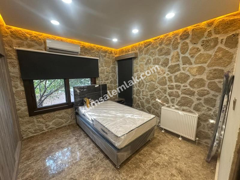 GÖNYELİ AŞIKLAR TEPESİNDE TEK MÜSTAKİL 4+1 TAŞ EV