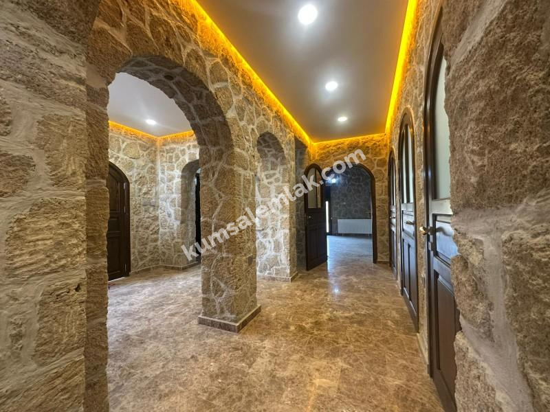 GÖNYELİ AŞIKLAR TEPESİNDE TEK MÜSTAKİL 4+1 TAŞ EV