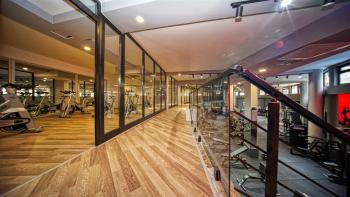 KKTC Girne Merkezde Site İçerisinde Özel Teras Yüzme Havuzlu Kiralık 4+1 Tripleks Penthouse