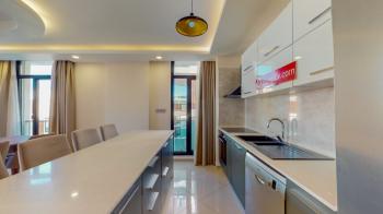 KKTC Girne Merkezde Site İçerisinde Özel Teras Yüzme Havuzlu Kiralık 4+1 Tripleks Penthouse