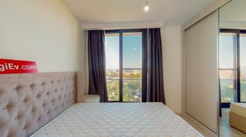 KKTC Girne Merkezde Site İçerisinde Özel Teras Yüzme Havuzlu Kiralık 4+1 Tripleks Penthouse