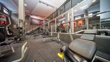 KKTC Girne Merkezde Site İçerisinde Özel Teras Yüzme Havuzlu Kiralık 4+1 Tripleks Penthouse