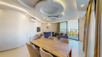 KKTC Girne Merkezde Site İçerisinde Özel Teras Yüzme Havuzlu Kiralık 4+1 Tripleks Penthouse