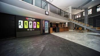 KKTC Girne Merkezde Site İçerisinde Özel Teras Yüzme Havuzlu Kiralık 4+1 Tripleks Penthouse