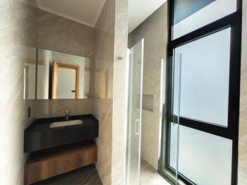 Kıbrıs Girne Çatalköy Bölgesinde Denize Sıfır 800 m2 Arsa İçerisinde 4+1 Lüks Türk Tapulu Villa