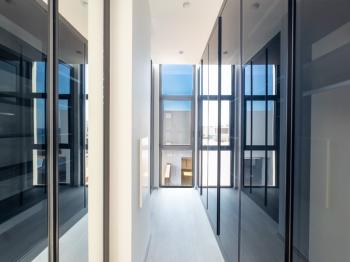 Kıbrıs Girne Çatalköy Bölgesinde Denize Sıfır 800 m2 Arsa İçerisinde 4+1 Lüks Türk Tapulu Villa