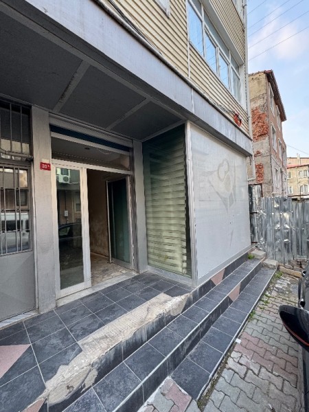 Akşemsettin'de Metro'ya Yakın Düz Ayak 100 m2 Kiralık İşyeri