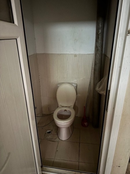 Akşemsettin'de Metro'ya Yakın Düz Ayak 100 m2 Kiralık İşyeri