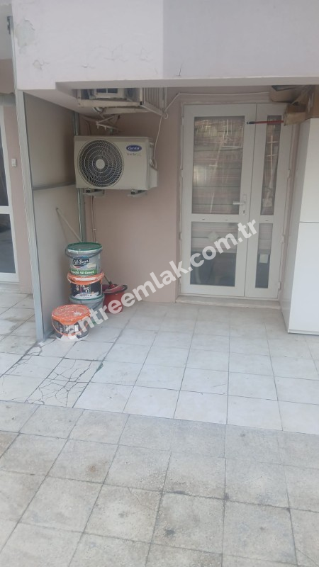 Antre Emlak'tan Satılık Bahçelievler'de Metroya Yakın Doğalgazlı 1+1 Giriş Kat Daire